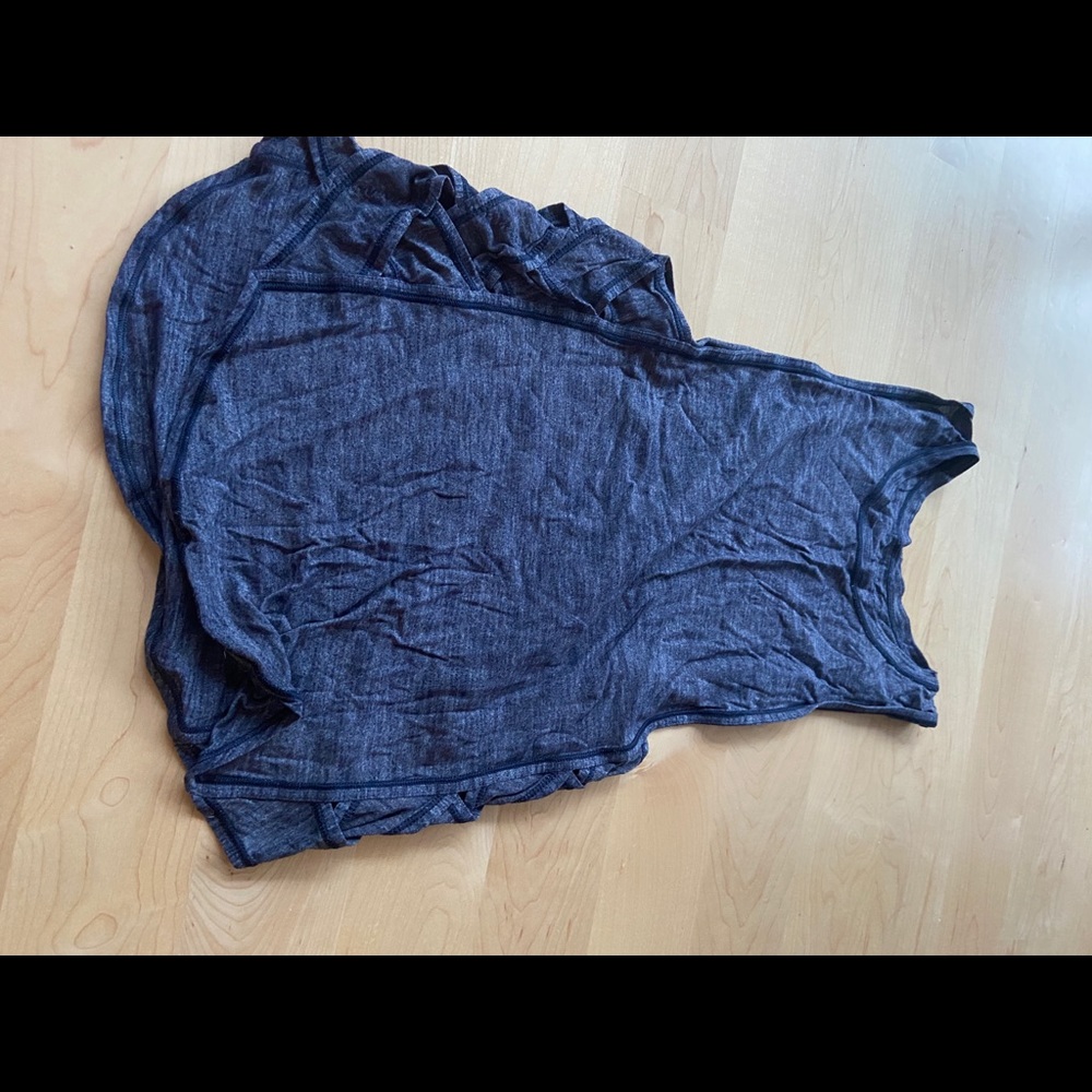 Lululemon tank size 4